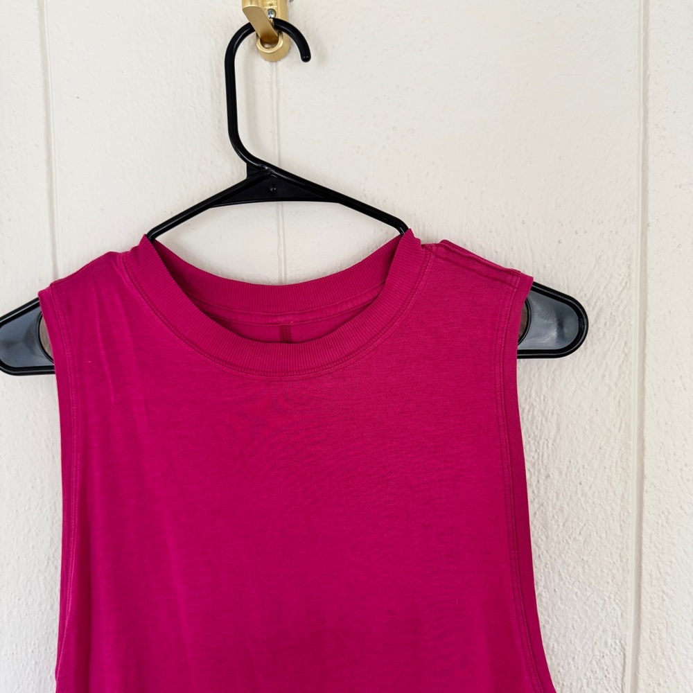 Lululemon hot pink tank
